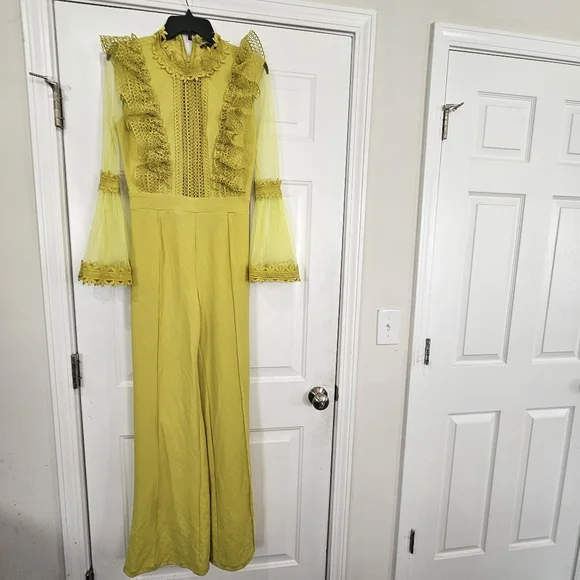 Valentine Crochet Ruffle and Bell Sleeve Jumpsuit Size Large Elegant Romantic - Picture 3 of 14